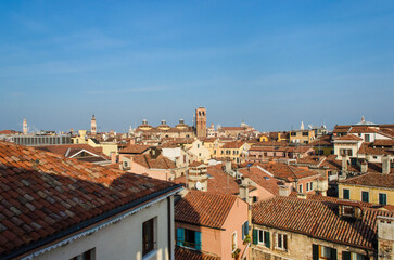 Obraz premium Panorama sui tetti di Venezia dalla terrazza del Fondaco dei Tedeschi vicino al Ponte di Rialto