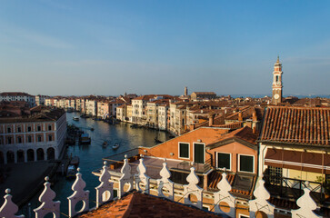 Panorama sui tetti di Venezia e sul Canal Grande dalla terrazza del Fondaco dei Tedeschi vicino al Ponte di Rialto