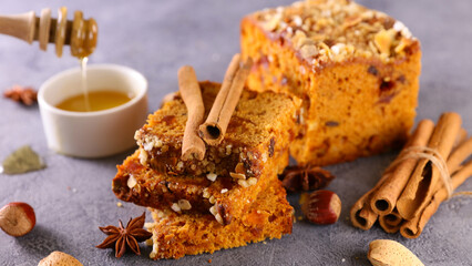 ginger bread with honey and spice