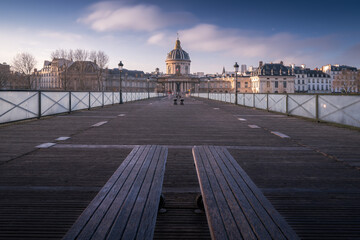 Paris pont des arts et institut de france