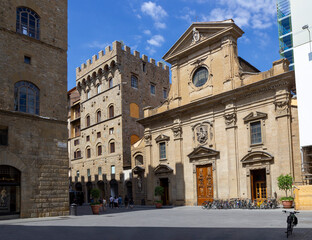 Fototapeta na wymiar Basilica of Santa Trinità in Florence in Italy