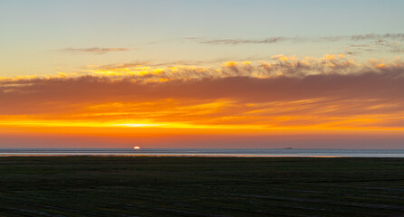 Sonnenuntergang am Strand von Westerheversand