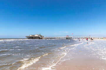 Pfahlbeuten am Strand von Sankt Peter Ording