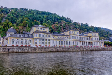 Lahntal und historisches Casino in Bad Ems