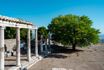 Fototapeta na wymiar Ancient city of Pergamon (Bergama) located in izmir city of Turkey, ancient Greek civilization, archaeological site in turkey
