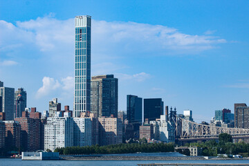 Fototapeta premium View from Gantry Plaza State Park, Long island city, NYC