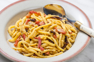 spatzles with bacon and mushroom