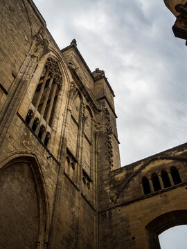perspectiva de la torre de la iglesia de Narbona 