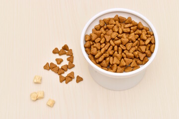 キャットフードとおやつ