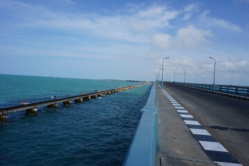 Fototapeta na wymiar bridge over the sea