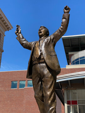 Saint Paul, Minnesota: Statue Of Olympic Hockey Coach Herb Brooks Outside Xcel Energy Center And Minnesota Club. Celebrating Miracle On Ice At 1980 Winter Olympic Games.