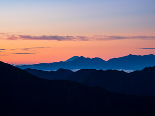 Fototapeta na wymiar 笠ヶ岳からの景色