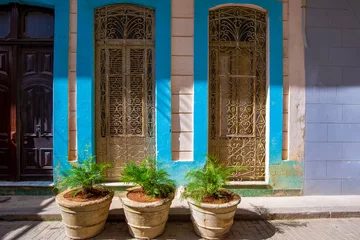 Fototapeten Cuba, colorful streets of Old Havana in historic city center near Paseo El Prado and El Capitolio. © eskystudio