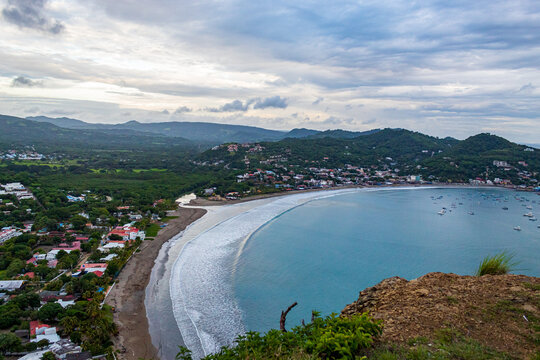 Playa San Juan del Sur Nicaragua vista desde montaña