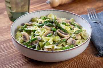 vegetarian pasta with vegetables 