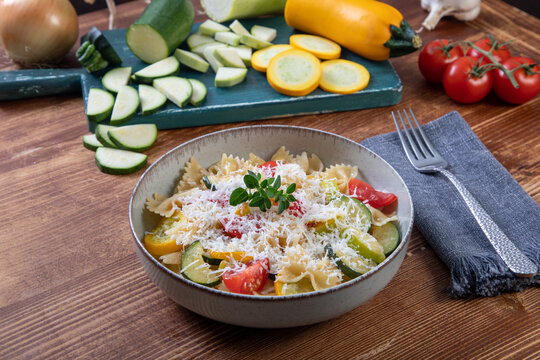 vegetarian pasta with vegetables 