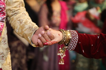 hands of the bride