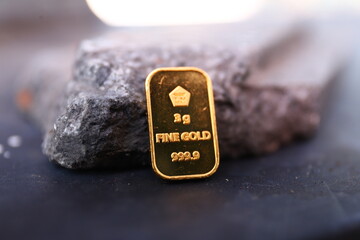 Fine gold bar (goldbar) weighing 3 grams