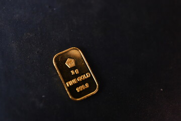 Fine gold bar (goldbar) weighing 3 grams