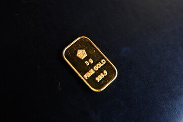 Fine gold bar (goldbar) weighing 3 grams