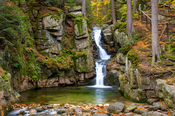Fototapeta waterfall in Karkonosze mountains during autumn in Poland obraz