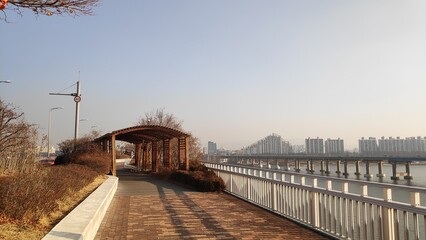 Obraz premium railway bridge at sunset seoul