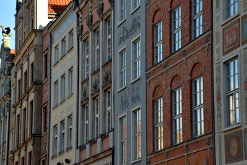 Fototapeta na wymiar Bunte Häuser in der Altstadt von Danzig