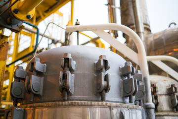 Petroleum Heat Exchanger Vertical Oil Refining Equipment.