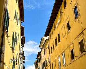 Florentiner Häuserzeile in der Innenstadt von Florenz, Italien