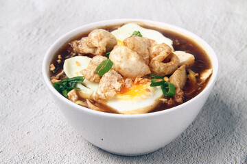 Freshly cooked Filipino food called Lomi