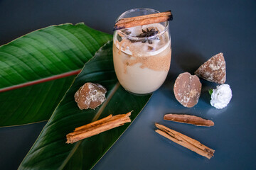 Té chai con canela y piloncillo 