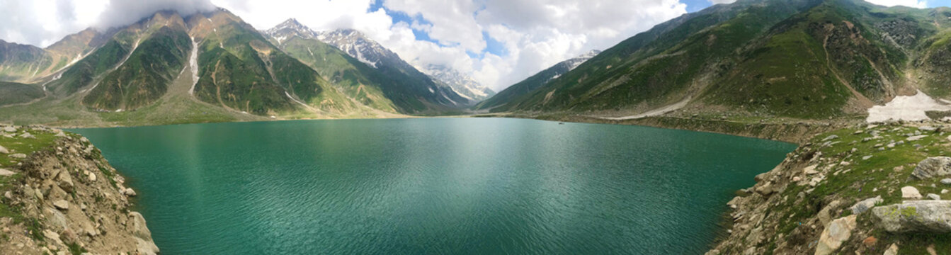 Lake Saif ul Maluk Pakistan | Lake in Mountains