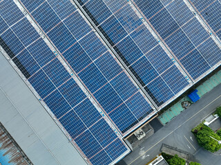 Obraz premium solar power staiton on factory