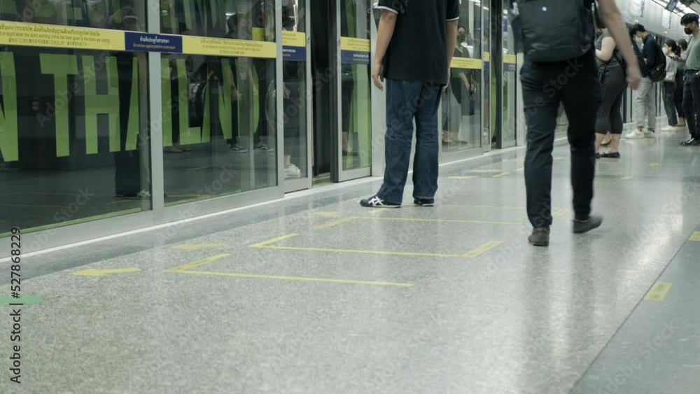 Canvas Prints passenger waiting and get into subway train in the subway train station