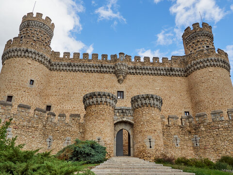 Castle of Manzanares El Real, also known as Castle of Los Mendoza. Sierra de Guadarrama, Madrid, Spain, Europe