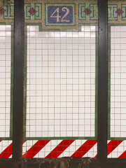 42nd street subway sign
