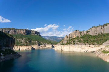 Fototapeta na wymiar Landscape of the Llosa del Cavall reservoir in the Solsones region