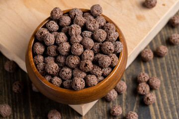 chocolate balls are used as a dry breakfast with the addition of milk or yogurt