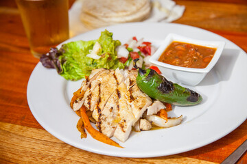 Fajitas de Pollo, Comida Mexicana, Gastronomía con Sabor a México