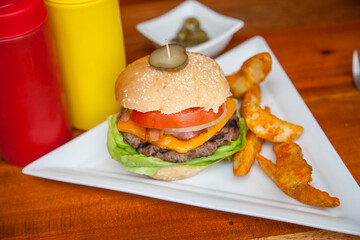 Hamburguesa, Comida Mexicana, Gastronomía con Sabor a México