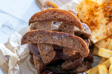 dessert for beer and other alcoholic beverages made from rye bread