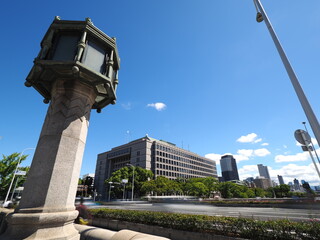 淀屋橋から大阪市役所を眺めた風景