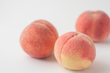 3個の桃