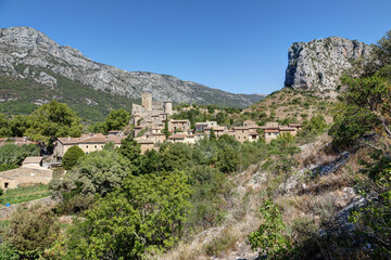 Fototapeta na wymiar Vue du village de Saint-Jean de Buèges dans le département de l'Hérault en région Occitanie