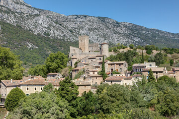 Fototapeta na wymiar Vue du village de Saint-Jean de Buèges dans le département de l'Hérault en région Occitanie