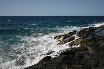 Visisting the coastline and contemplating its relaxing moments
