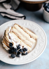 burnt meringue birthday cake with blueberries sweet torte vanilla cake happy feels peace of cake 