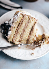 burnt meringue birthday cake with blueberries sweet torte vanilla cake happy feels peace of cake 