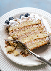 burnt meringue birthday cake with blueberries sweet torte vanilla cake happy feels peace of cake 