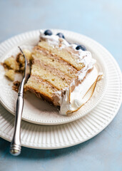 burnt meringue birthday cake with blueberries sweet torte vanilla cake happy feels peace of cake 